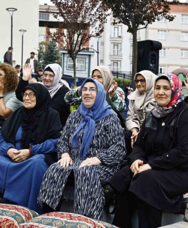 Bağcılar’da düzenlenen 1. Yaşlılık Şurası’nda iki nesil bir araya geldi
