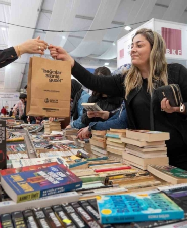 Bağcılarlılar, festival tadında bir kitap fuarı geçiriyor