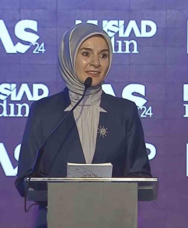 Bakan Göktaş Uluslararası Farkındalık Zirvesi’nde konuştu: "Bakanlık olarak Aile Rehberi Sistemi’ni başlatıyoruz"