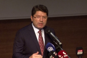 Bakan Tunç "Darbecilerin yazdığı bir anayasa ile Türkiye yüzyılına başlamak, bizim için bir yüzkarasıdır"