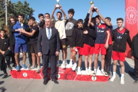 Balıkesir’de 101. Yıl Cumhuriyet Koşusu yapıldı