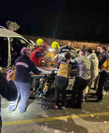 Balıkesir’de minibüs takla attı: 1 ölü, 4 yaralı