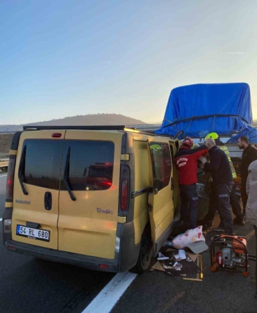 Balıkesir’de otoyolda trafik kazası: 3 yaralı