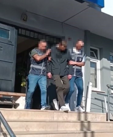 Başakşehir’de bir şahıs yolda yürüyen 3 kişiyi bıçakladı