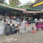 Başakşehir’de polisten kaçan şahıslar aracıyla bir iş yerine girdi