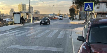 Başakşehir’de yarış yapan otomobil sürücüsü, işçilerin oturduğu araziye uçtu: 4 yaralı