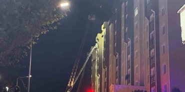 Başakşehir’deki çatı yangını izolasyon sırasında çıkmış