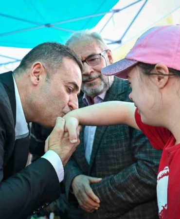 Başkan Ahmet Akın, Halk Günleri kapsamında İvrindililerle buluştu
