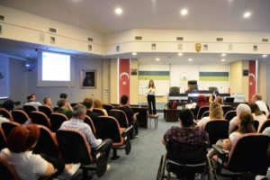 Belediye personeline sağlıklı beslenme ve ofis ergonomisi eğitimi