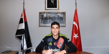 Beşiktaş, Mehmet Tuğra Yeşilyurt’la profesyonel sözleşme imzaladı