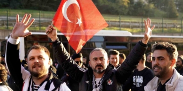 Beşiktaş taraftarı stadyuma geldi