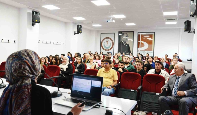 Bilecik’te ‘Hastanelerde Eczacılık Hizmetleri’ semineri düzenlendi