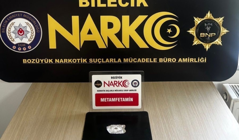 Bilecik’te şüpheli şahsın üzerinden uyuşturucu çıktı