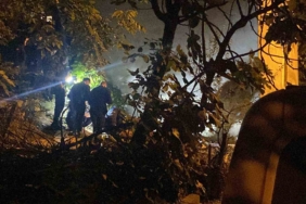 Binanın bahçesinde oğlu tarafından ölü bulundu