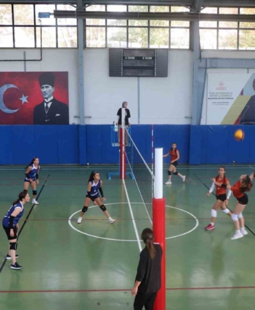 Bozüyük’te 29 Ekim Cumhuriyet Bayramı kapsamında sportif turnuvalar başladı