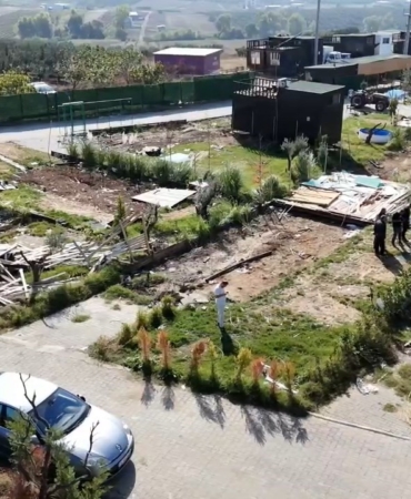 Bursa’da kaçak 63 tiny house yıkıldı