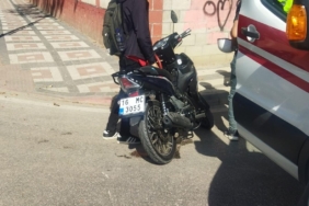 Bursa’da otomobil ile motosiklet çarpıştı: 3 yaralı