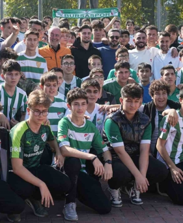 Bursaspor oyuncuları öğrenciler ile buluştu