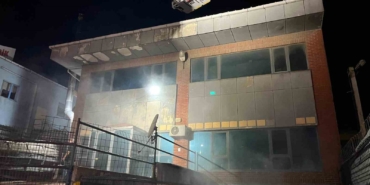 Büyükçekmece’de 3 katlı iş yerinde korkutan yangın