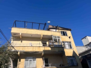 Büyükçekmece’de çatı katında korkutan yangın