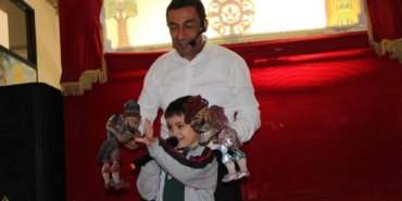 Büyükşehir şehrin her köşesinde çocuklara ‘Bir Hikaye Bin Neşe’ götürüyor