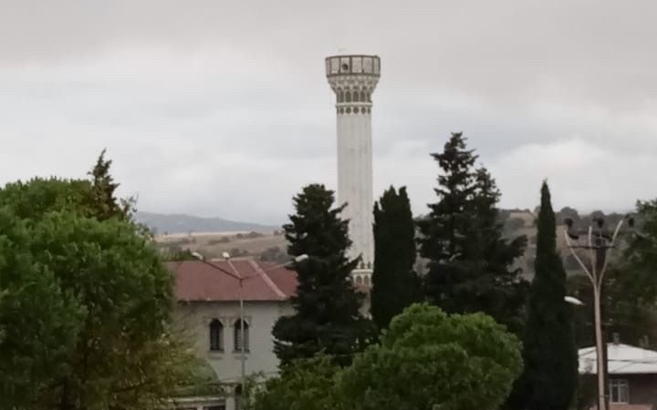Çanakkale’de yıldırım düştü, cami minaresi yıkıldı