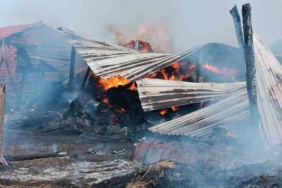 Çan’da saman deposunda yangın