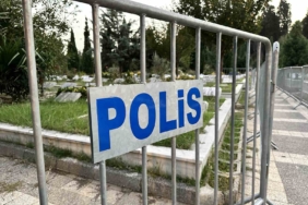 Cem Garipoğlu’nun mezarının çevresinde demir bariyerli önlem