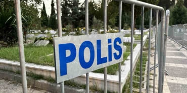 Cem Garipoğlu’nun mezarının çevresinde demir bariyerli önlem