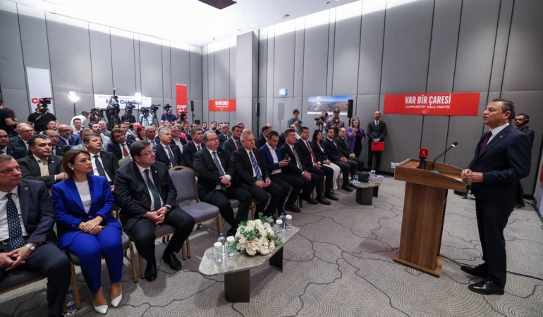 CHP Genel Başkanı Özel: "İktidarı bir şekilde erken seçime zorlamak durumundayız"