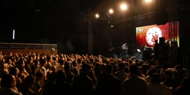 Cuma İş Çıkışı’nda Melek Mosso sevenleriyle buluştu