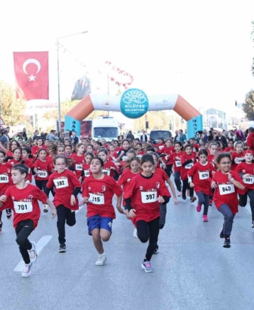 Cumhuriyet coşkusu, koşu ile başladı