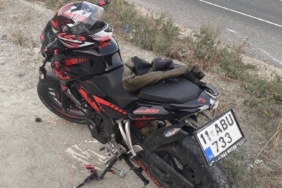Devrilen motosikletin sürücüsü yaralandı