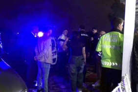 Düğün salonu boks ringine döndü: Davetliler böyle kaçıştı