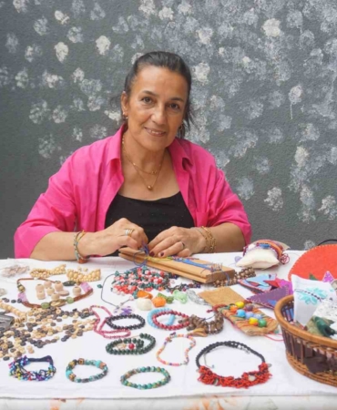 Edirne’de kanseri yenen 2 çocuk annesi hobileriyle hayata tutundu