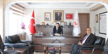 Emekliye ayrılan müdürden veda