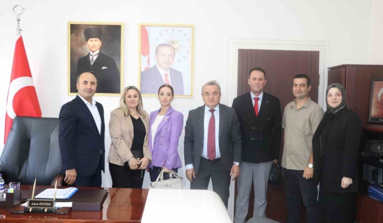 Erasmus+ programında yer alan proje ekibi, Kaymakam Öztürk’e ziyaret etti