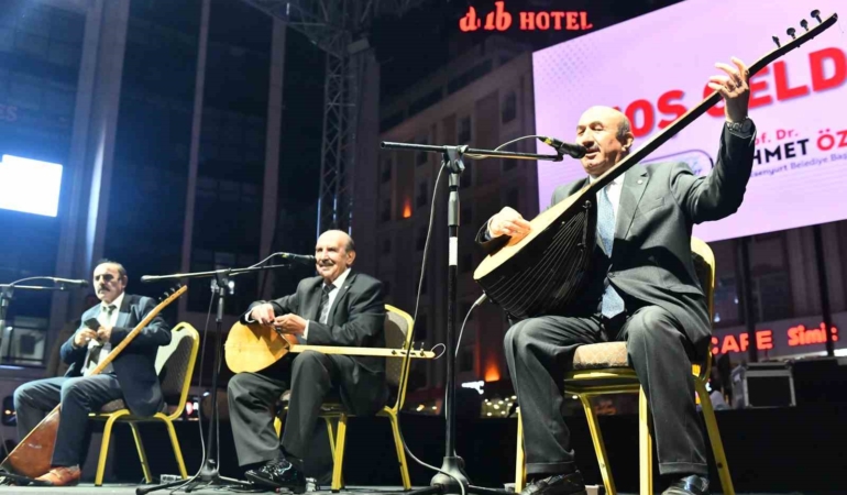 Esenyurt Kardeş Kültürler Festivali’nde aşıklar sahne aldı