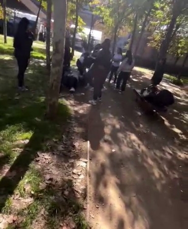 Eyüpsultan’da kız öğrenciler arasında kavga: Darp edilen arkadaşları bayıldı