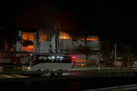 Fabrikada çıkan yangın sürüyor: İçeriden patlama sesleri geliyor