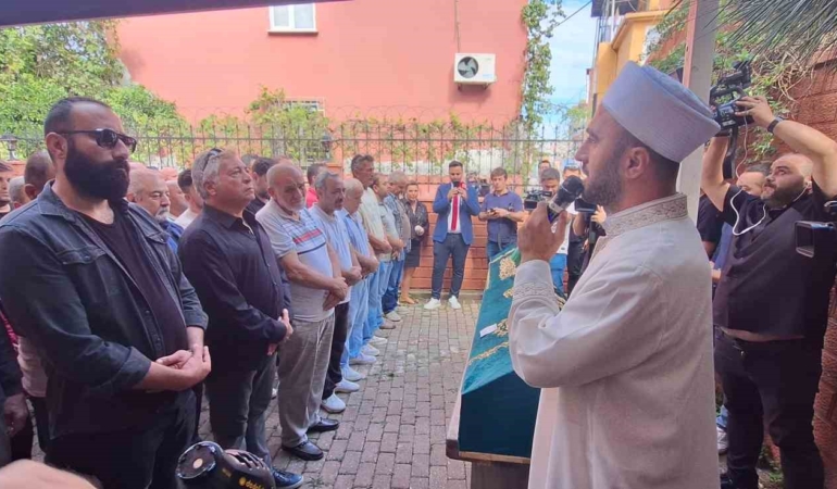 Fatih’teki film gibi olayda tabuttayken hayatta olduğu belirlenen yaşlı adam son yolculuğuna uğurlandı