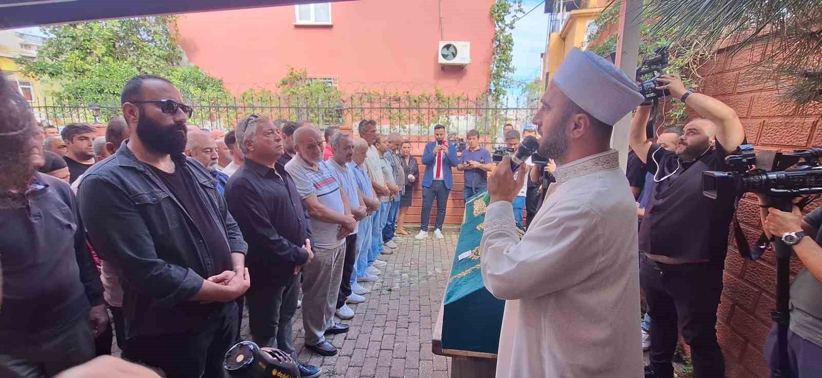 Fatih’teki film gibi olayda tabuttayken hayatta olduğu belirlenen yaşlı adam son yolculuğuna uğurlandı