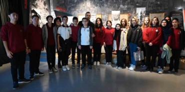 Fen Lisesi öğrencilerinden Anı Evi’ne uçurtmalı ziyaret