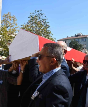 Gazeteci Güneri Cıvaoğlu son yolculuğuna uğurlandı