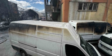 Gaziosmanpaşa’da halı sahadan iş hanına sıçrayan yangın söndürüldü