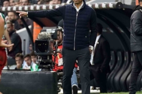 Giovanni van Bronckhorst, Süper Lig’de ilk derbisine çıkacak