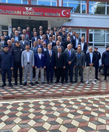 Gölpazarı’nda muhtarla bir araya geldi