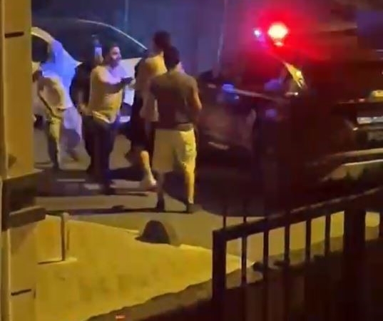 Halkalı’da pazarcı iki aile arasında egzoz sesi yüzünden sopalı kavga: 1 polis memuru yaralandı
