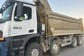 Hem ehliyeti olmayan hem de sahte plakayla trafiğe çıkan sürücüye ceeza yağdı