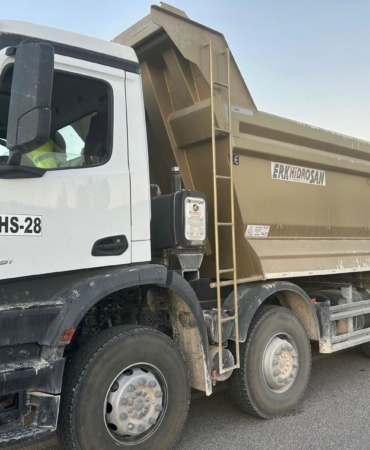 Hem ehliyeti olmayan hem de sahte plakayla trafiğe çıkan sürücüye ceeza yağdı